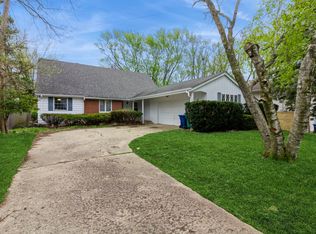 618 Russell Rd, Dekalb, IL 60115