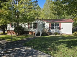 201 Loggers Ln, Clinton, TN 37716