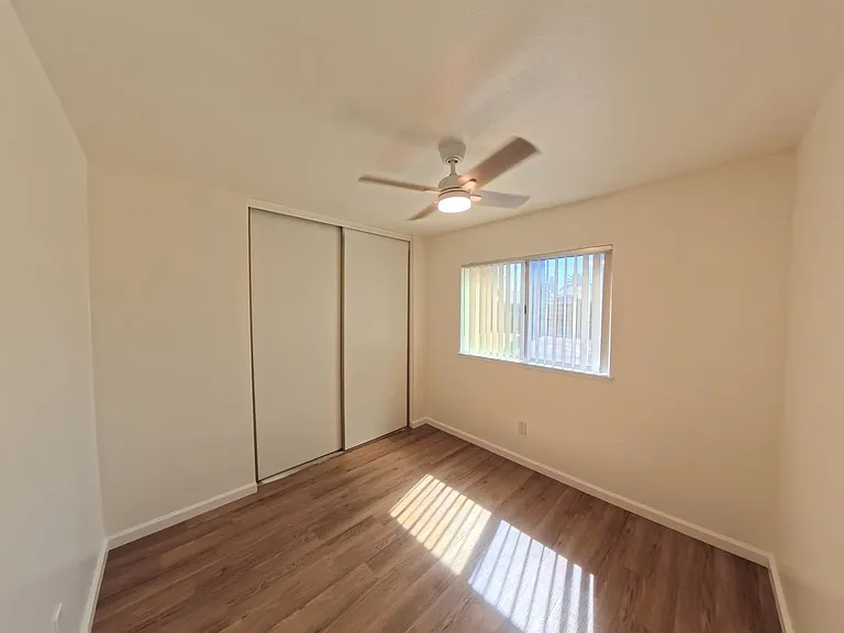 24052 Royale St — Photo 13