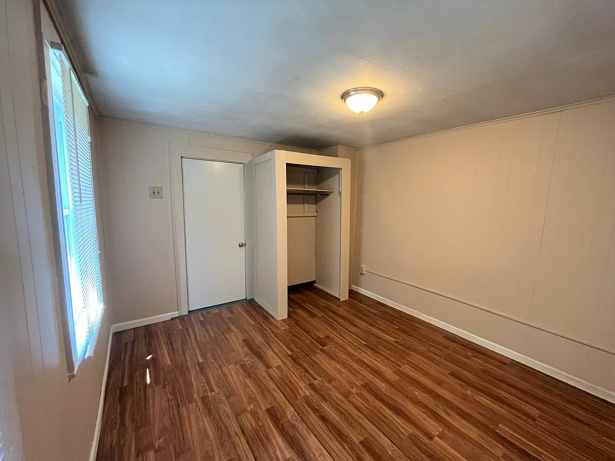 Building Photo - 46 Old Amherst Rd #4