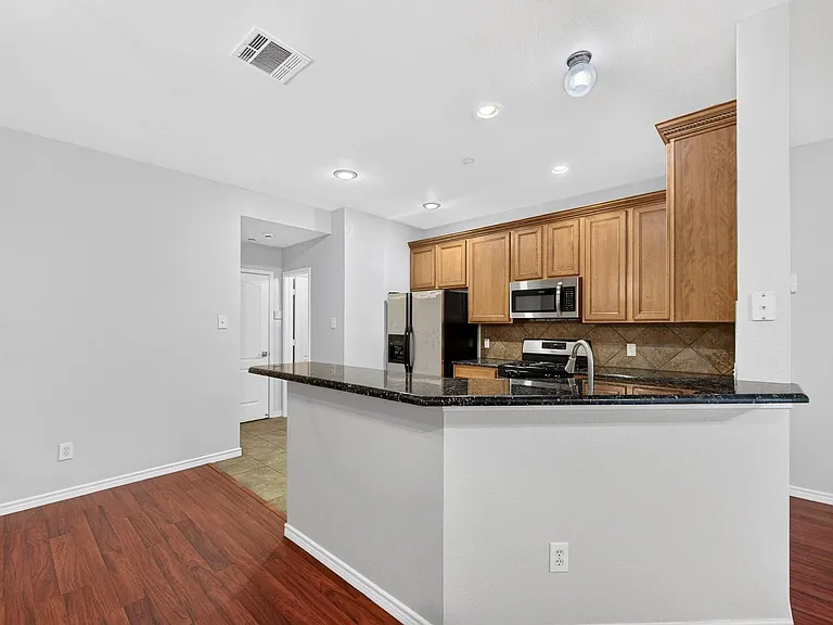 6837 Livorno Ln — Photo 11