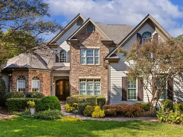 520 Foxdale Ridge Dr, Cary, NC 27519