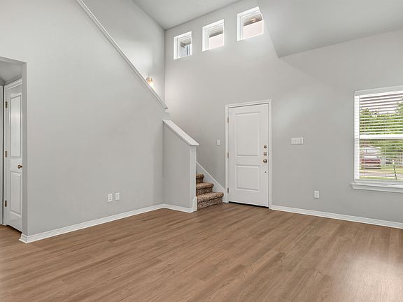 3rd image of 1415 Scott St