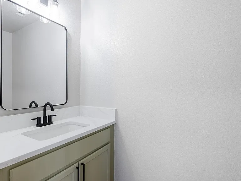 1733 Thompson Trl — Photo 23