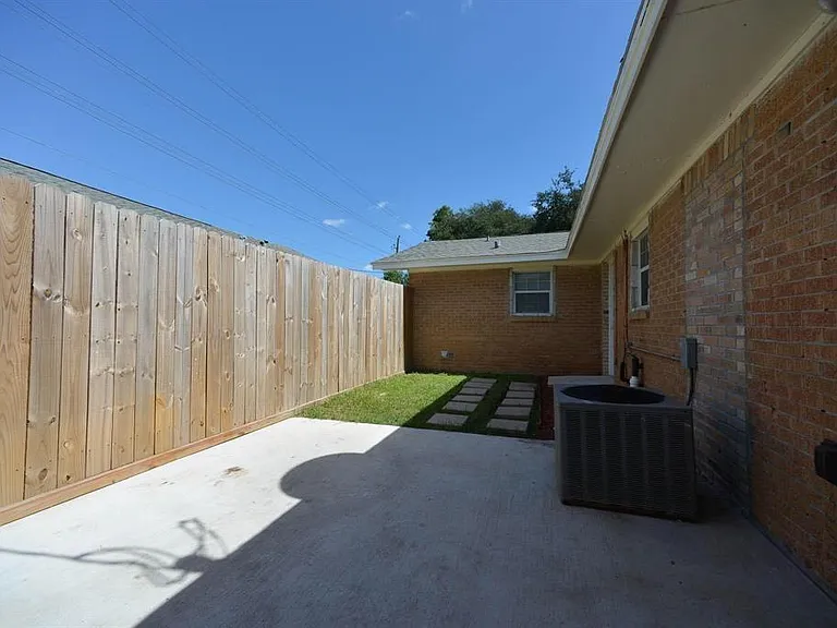3309 Sunbeam St — Photo 6