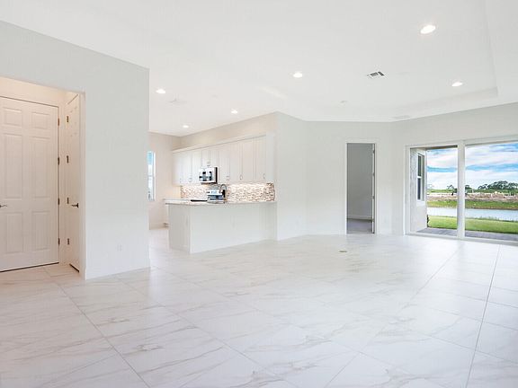 5th image of 25068 SW Alberti Way