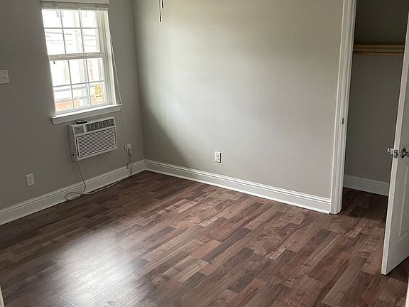 3rd image of 2309-11 Baronne St #203