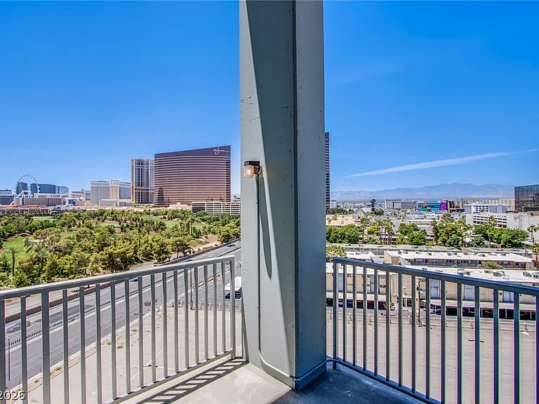 360 E Desert Inn Rd #1008 — Photo 37