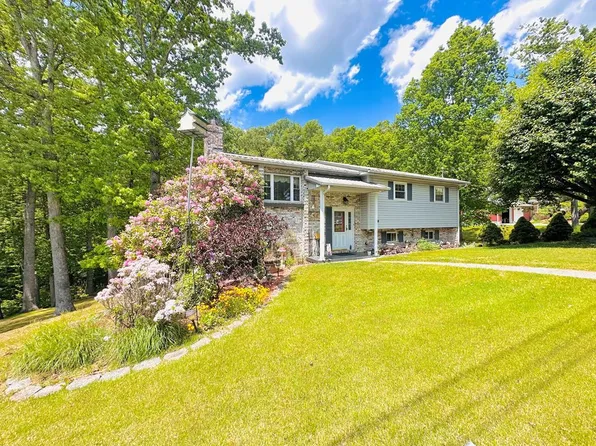 134 Burning Tree Dr, Beckley, WV 25801