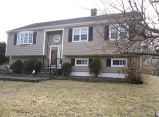 1285 Bulgarmarsh Rd, Tiverton, RI 02878