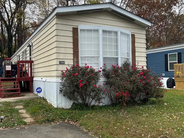 1944 Chipper Dr, Edgewood, MD 21040