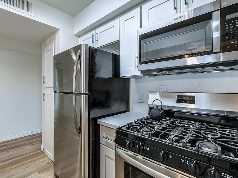 Legacy Pointe — Photo 25