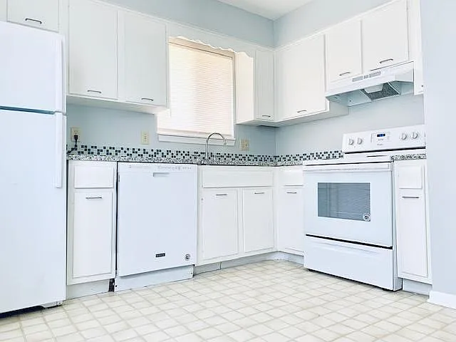 2 bed, 1170 sqft, $1,455 — Photo 1