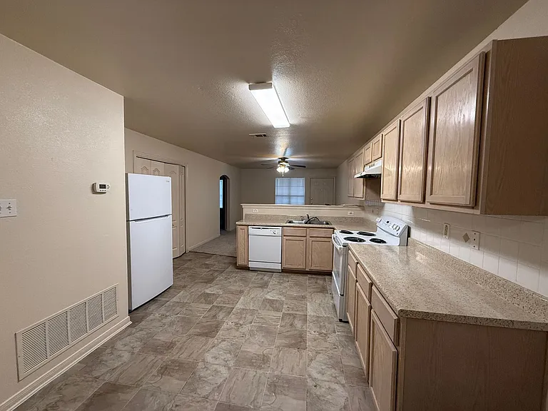 406 Brittney Way — Photo 6