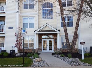 383 Saint Andrews Pl, Englishtown, NJ 07726