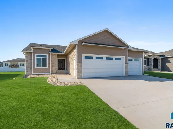 821 Yuzina Ave, Harrisburg, SD 57032