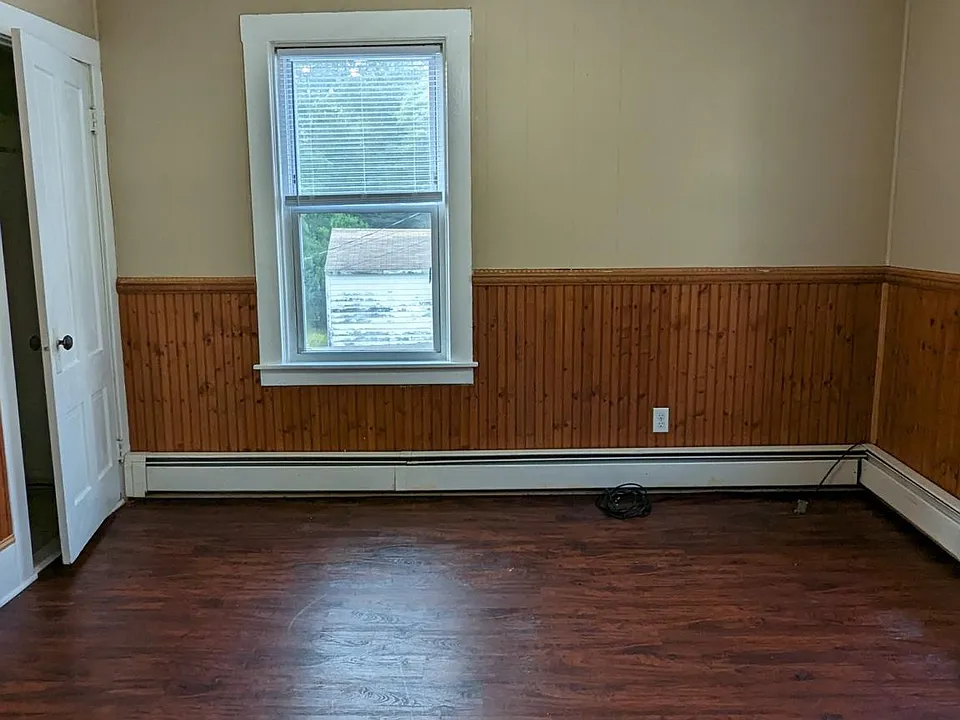 Bedroom #4 with ceiling fan