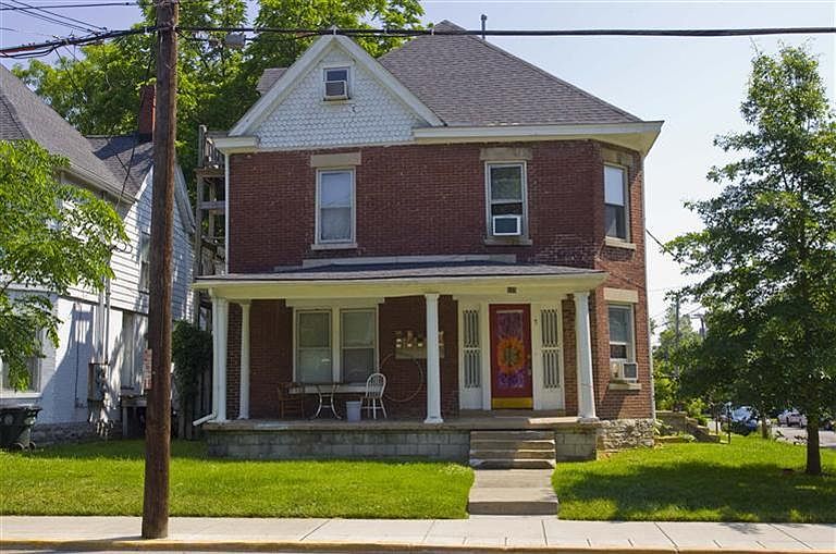 1st image of 325 E Maxwell St