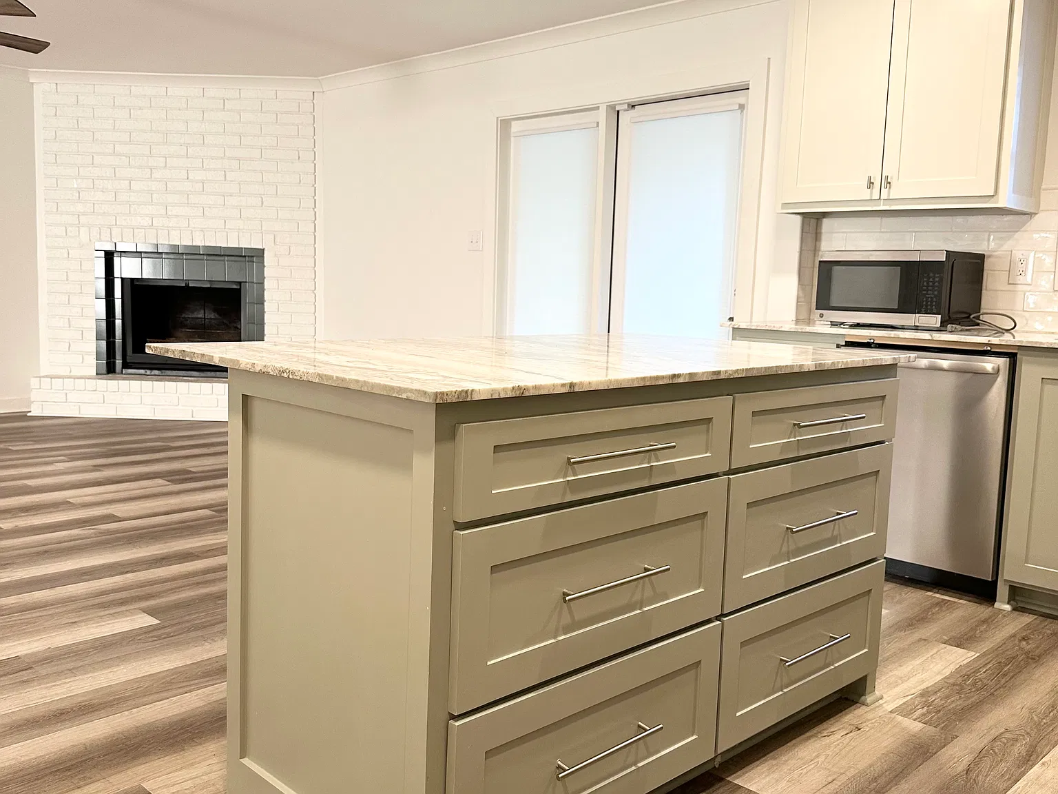 4 bed, 1950 sqft, $1,975 — Photo 4