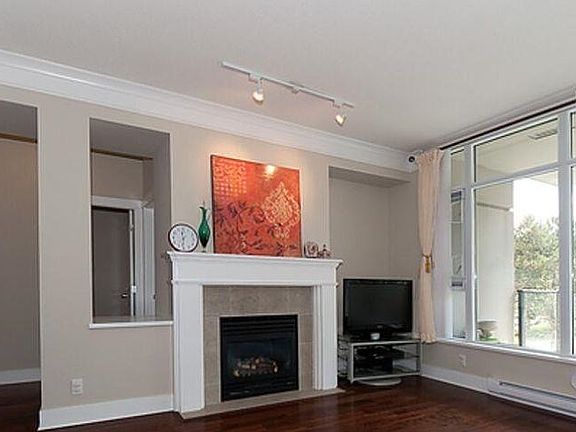 3rd image of 4685 Valley Dr #320