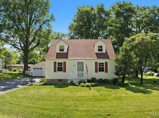 25 Roselawn Ave, Fairview Heights, IL 62208