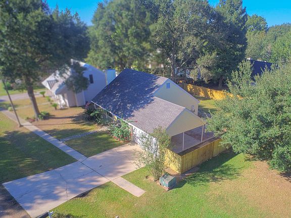 3rd image of 105 Northwind Cir