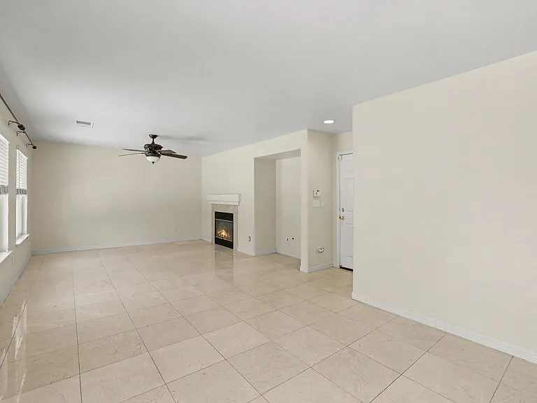 4561 Temblor Way — Photo 8