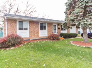 5193 Greentree Rd, Oak Forest, IL 60452