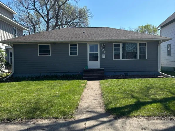 105 S 4th St, Milbank, SD 57252