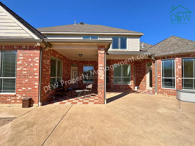 1205 Golden Gate Dr — Photo 37