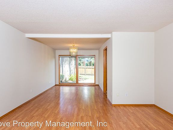 3rd image of 1913 SE 124th Ct
