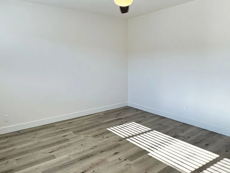 1061 Park Ave #304 — Photo 19