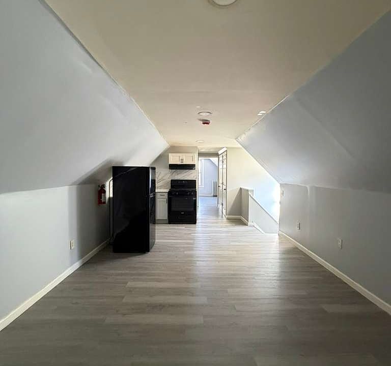 1st image of 21 Wade St #3