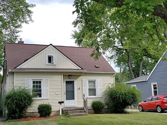 4th image of 2000 Burns Ave