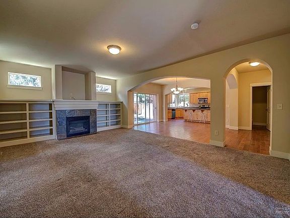 3rd image of 62995 Fresca St