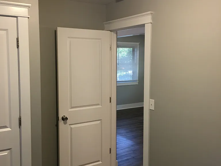 1219 E 36th Ct — Photo 2