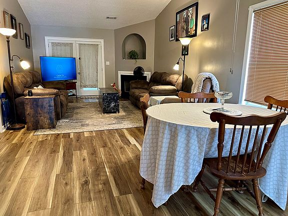 5th image of 135 Saint Kitts Ct