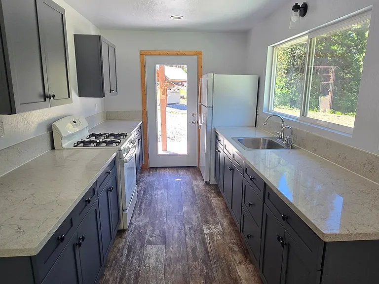 10660 Valencia Rd — Photo 8