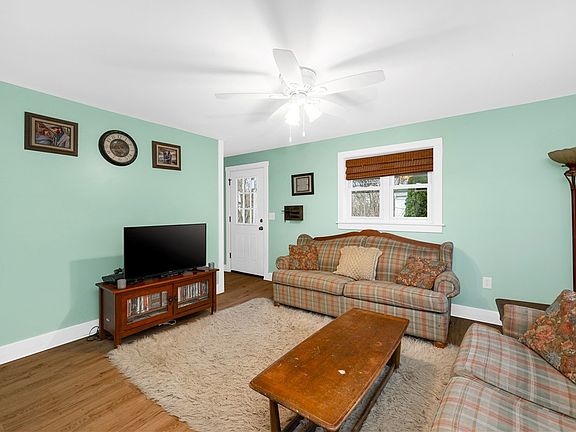 2nd image of 618 Riverside Ave