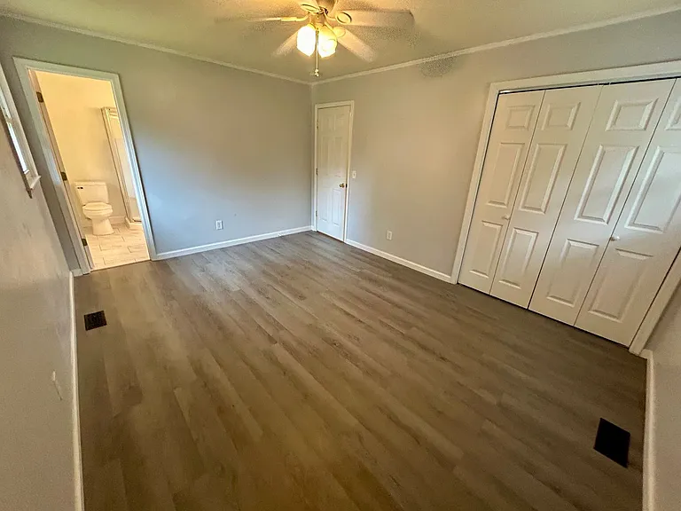 2470 Drexel Dr — Photo 8