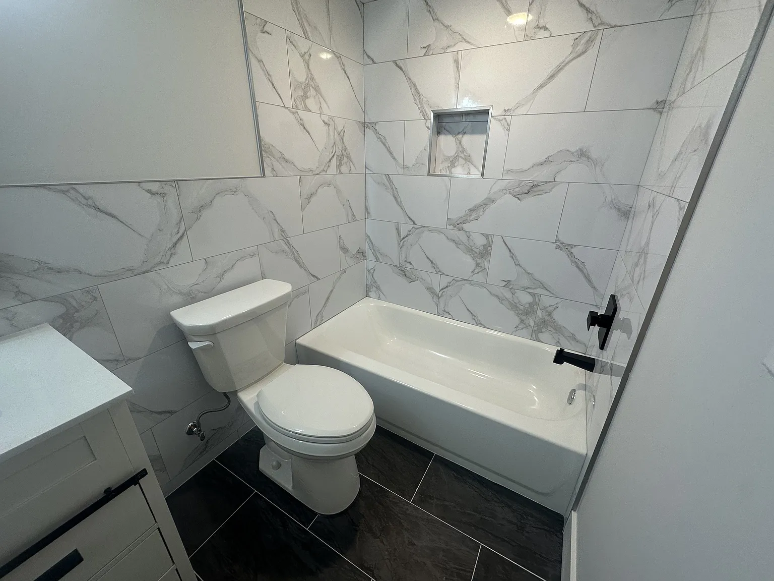 3 bed, $1,800 — Photo 4
