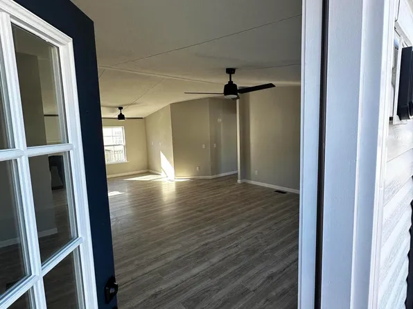 12 Oxbow Drive, Lewiston, ME 04240