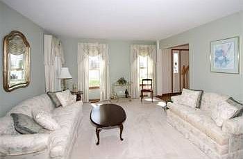 3rd image of 1021 Peters Ct