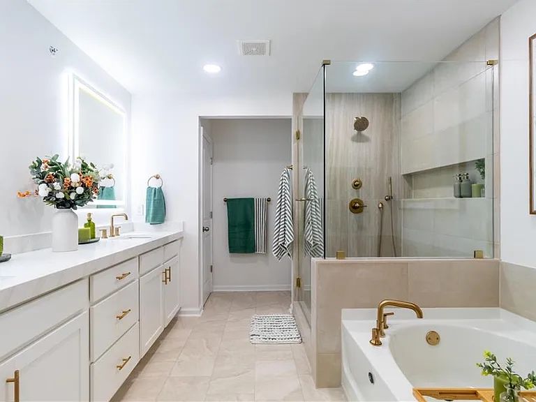 1339 Endicott Ct — Photo 23