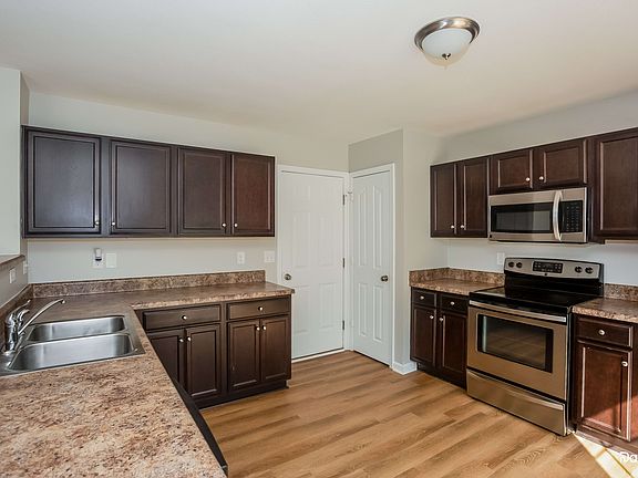 3rd image of 4308 Grant Martin Dr