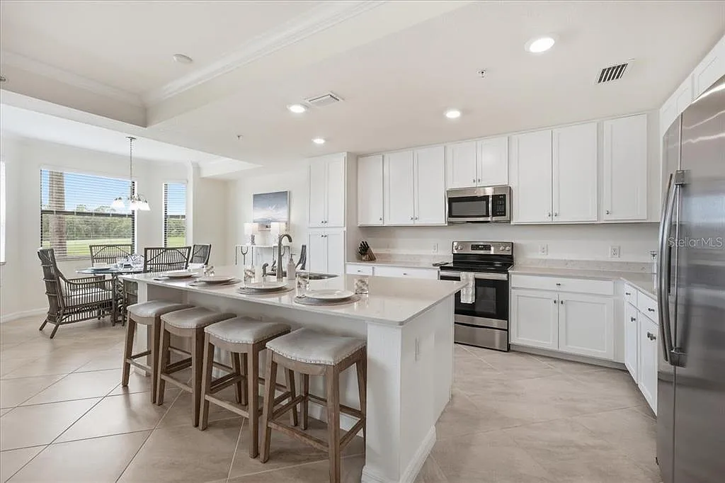 17724 Gawthrop Dr — Photo 2