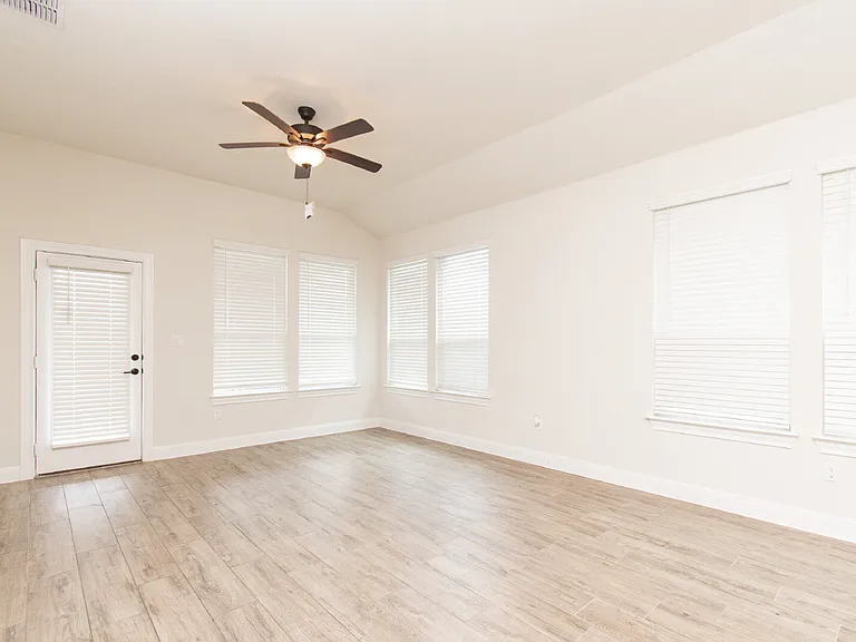 250 Sugar Cane Rd — Photo 2