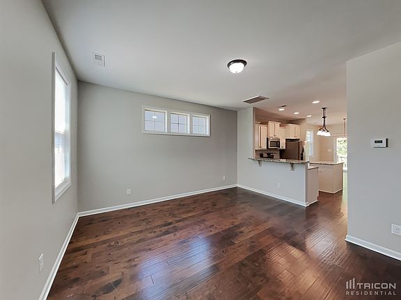 3rd image of 345 Chamberlain Dr