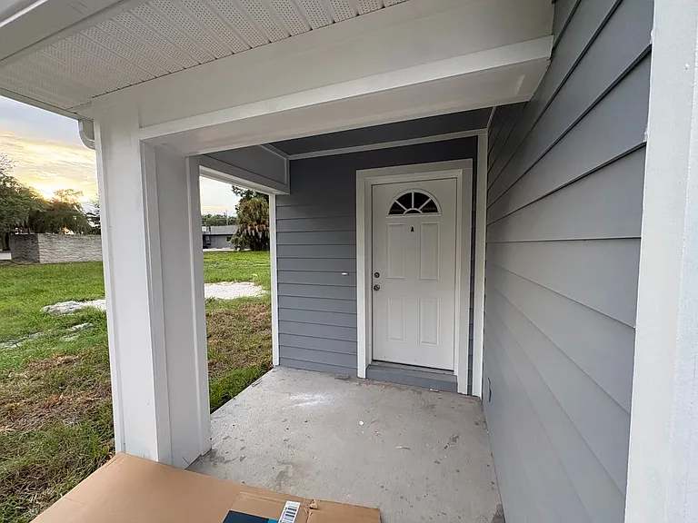 1702 W Granfield Ave — Photo 2