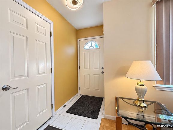 3rd image of 223 Merritt Avenue